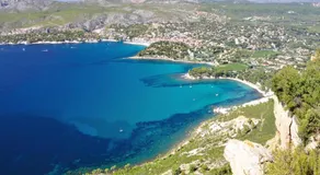 CHEZ VERO - CHAMBRE D'HÔTE PRIVEE CLIMATISEE -SALLE D'EAU INDIVIDUELLE - proche Cassis Calanque Ste Baume Marseille Le Castelet Agora - parking clos - jardin zen et ombragé - - Image 5
