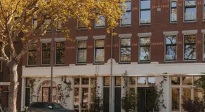 Man Met Bril Koffie Hotel - Image 2