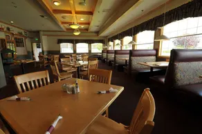 Shilo Inn Suites Hotel - Nampa Suites - Image 3