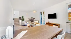 Ghome and Home Lake view Apartment - Image 2