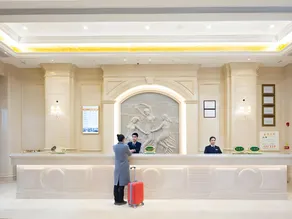 Vienna International Hotel Guangdong Shaoguan High-speed Railway Station - Image 2