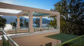 Costa Rampane - Image 3