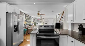 Spacious-5 Beds! 3 Mi to Mohegan - Image 2