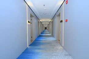 Royal Hotel - Image 3