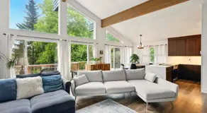 Jewel-Lake Boutique Stay - Image 3