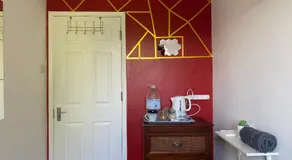 Work-Friendly Private Room - Image 3
