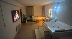 Loft ravissant 45m2 Jacuzzi RVB NIGHT 2 ÉTABLISSEMENT FERMÉ DÉFINITIVEMENT - Image 4