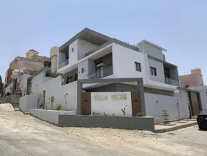 Cheerful 3-bedroom Villa with indoor fireplace - Image 2