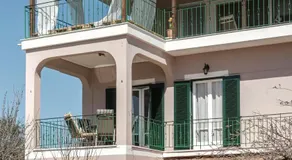 Santa Maroma Rooms & Houses - Image 5