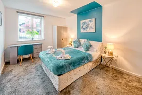 The Sale Modern Oasis by Parydise Properties - & Spacious 2-Bed Living - Sleeps 6 with Gated Parking - Designed for Business & Leisure Stays - Image 2