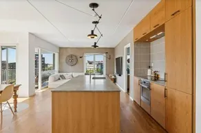Luxury Apt with Harbor Views 2 - Image 3
