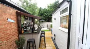 The Villas - Modern Comfort, 15 mins to Silverstone and Milton Keynes - Free parking, Prime, Netflix - Image 3