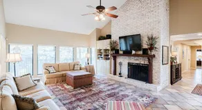 Waterfront Home on Lake Travis - Image 2