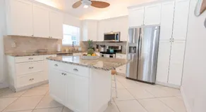 Steps to Surfer's Paradise - Family Beach Condo - Image 3
