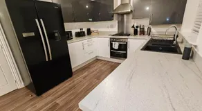 Garland Modern 4 Bedroom House with Garden & Parking - Image 3