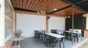 RedDoorz at Queens Hometel - Image 3