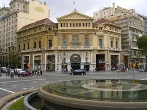 Plaza Universitat - Image 3