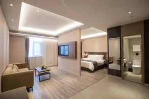 Home Inn Plus Jinan Quancheng Plaza - Image 3