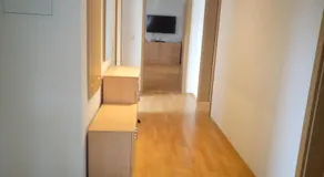 Drei-Zimmer-Wohnung, parken vor dem Haus - Image 3