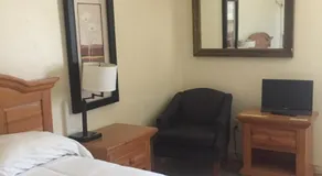 Whitney Portal Hotel And Hostel - Image 2