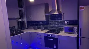 1 Bed Flat - Sleeps 2 - Hot Tub - Parking - Wifi - Image 5