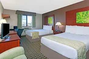 Super 8 by Wyndham Flint Township Miller Rd - Image 2