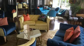 Virginia Court Hotel - Image 2