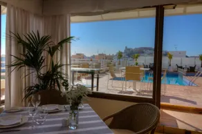 Hotel Royal Plaza - Image 4