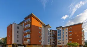 Modern Comfort 2BR Flat for 5 Central & Quite - Image 4
