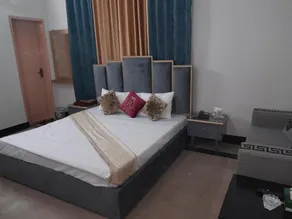 Hotel Royal Rose - Image 2