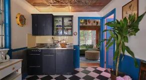 Vintage Lovers` Cabin with Jacuzzi & Lake Access - Image 4