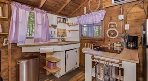 Getogether Pines Lakeside Cabin Resort - Image 4