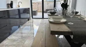 Luxurious Modern House With Garden Close To City Centre - Image 4