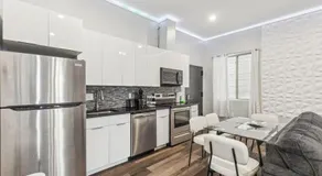 Stay at Luna on Ridge Ave - Image 4