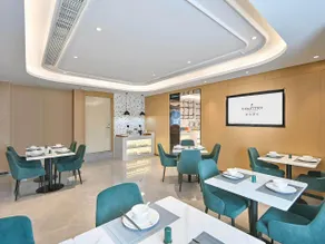 Country Inn & Suites by Radisson Tianjin Five Avenue Xiaobailou Metro Station - Image 3