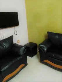 Lovely flat with 24x7 Security, Lift. City Center - Image 3