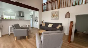 Midtown Oasis - Sleeps 9 - Image 2
