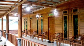 Arrys Watukarung Surfcamp - Image 4