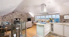 Tides Reach - Free WiFi - Harbourside - Wood Burner - Coffee Machine - Image 2