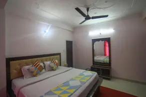 OYO Home 18419 Cozy Stay - Image 3