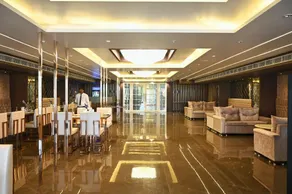 KS Square Hotel - Image 3