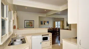 Summer Cottage - Image 4