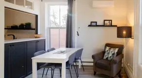 County Cove - Wellington Suite - Two-Bedroom Wellington Apartment - Image 2
