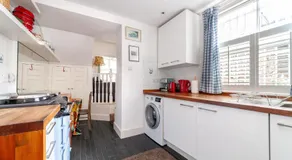 Charming and Spacious 1 BR flat in Battersea - Image 2