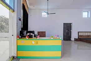 OYO Brothers Hotel - Image 5