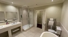 The Commercial Bar & Hotel - Image 2