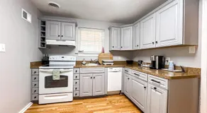 Charming 3BR Apartment in the Heart of Richmond - Image 5