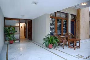 MetroNest Stays: Apartment in South Delhi - Image 3