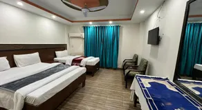 Hotel The Queen - Image 4