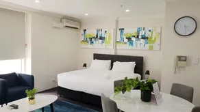 Liv Apartments Haymarket - Image 3